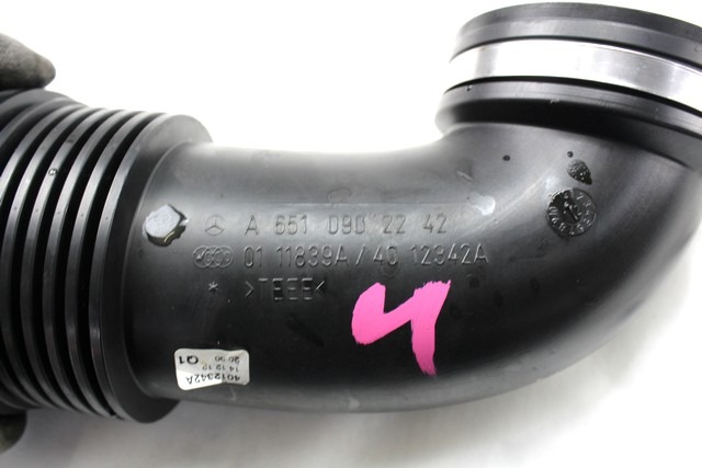 FORMSCHLAUCH OEM N. A6510902242 GEBRAUCHTTEIL MERCEDES CLASSE A W176 (2012 - 2018)DIESEL HUBRAUM 18 JAHR. 2013