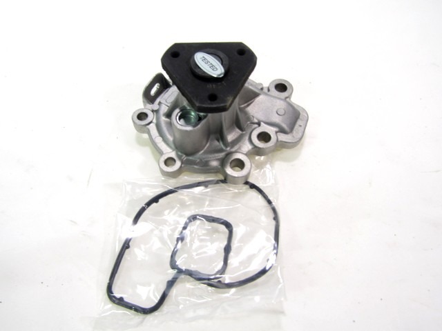 ZUSATZWASSERPUMPE OEM N. PE01-15-010B  GEBRAUCHTTEIL MAZDA CX-3 (DAL 2015)BENZINA HUBRAUM 20 JAHR. 2016