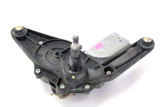 WISCHERMOTOR HINTEN HECKWISCHERMOTOR  OEM N. 8200028400 GEBRAUCHTTEIL RENAULT CLIO MK2 (04/1998 - 04/2001) BENZINA HUBRAUM 12 JAHR. 2000