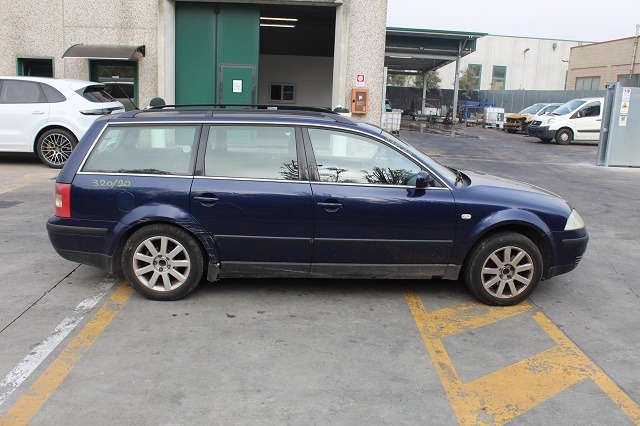 VOLKSWAGEN PASSAT SW 1.9 D 96KW 5M 5P (2004) RICAMBI IN MAGAZZINO