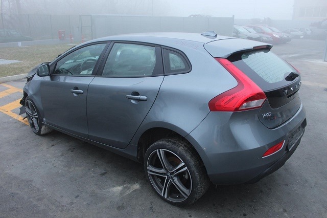 VOLVO V40 D2 2.0 D 88KW 6M 5P (2016) RICAMBI IN MAGAZZINO