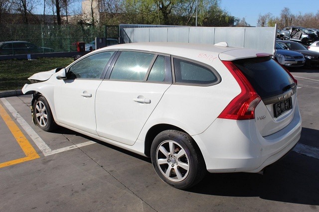 VOLVO V60 SW 1.6 D 84KW AUT 5P (2014) RICAMBI IN MAGAZZINO