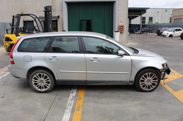 VOLVO V50 SW 2.0 D 100KW 6M 5P (2006) RICAMBI IN MAGAZZINO