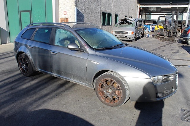 ALFA ROMEO 159 SW 2.4 D 147KW AUT 5P (2006) RICAMBI IN MAGAZZINO