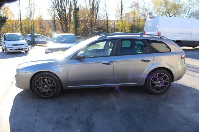 ALFA ROMEO 159 SW 2.4 D 147KW AUT 5P (2006) RICAMBI IN MAGAZZINO