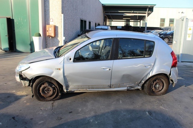 DACIA SANDERO 1.4 G 55KW 5M 5P (2010) RICAMBI IN MAGAZZINO