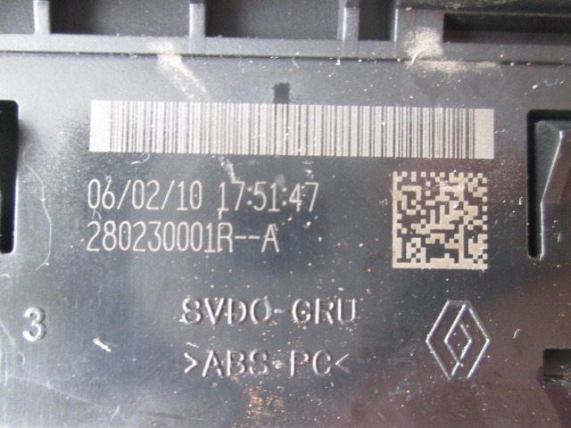 USB / AUX-ANSCHLUSS OEM N. 280230001R-A GEBRAUCHTTEIL RENAULT CLIO (05/2009 - 2013) BENZINA HUBRAUM 12 JAHR. 2010