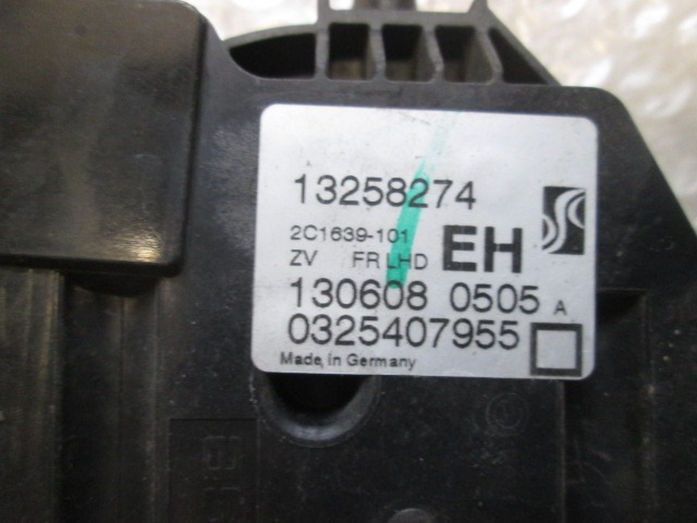 ZENTRALE VERRIEGELUNG DER RECHTEN VORDEREN TUR OEM N. 13258274 GEBRAUCHTTEIL OPEL CORSA D (2006 - 2011) BENZINA HUBRAUM 12 JAHR. 2008