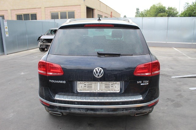 VOLKSWAGEN TOUAREG 3.0 D 4X4 150KW AUT 5P (2015) RICAMBI IN MAGAZZINO