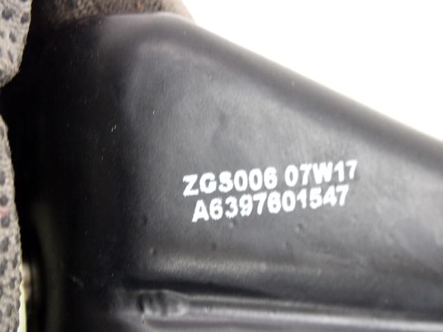 A6397601547 CERNIERA CARRELLO GUIDA PORTA SCORREVOLE POSTERIORE DESTRA MERCEDES VITO W638 2.2 D 6M 2P (2004) RICAMBIO USATO