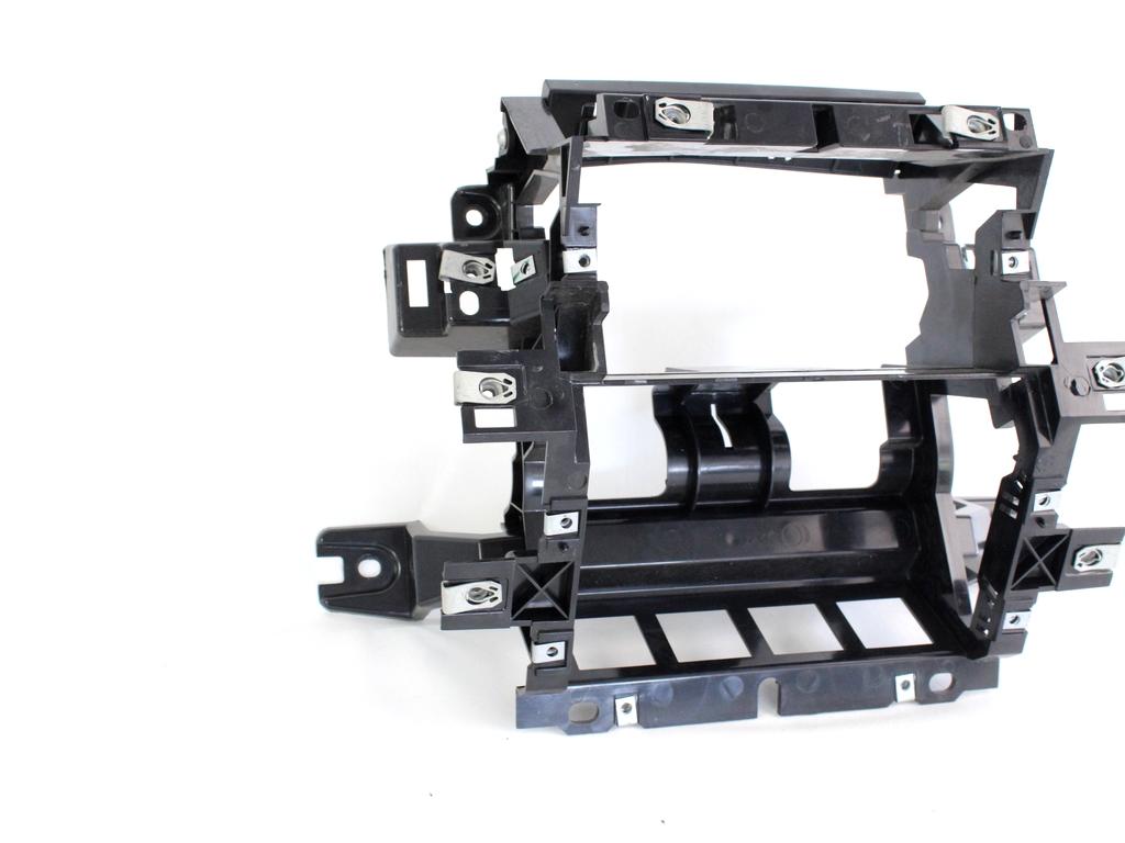 BJ32-04326-AA MASCHERINA INTERNA CRUSCOTTO SUPPORTO SISTEMA DI NAVIGAZIONE SATELLITARE LAND ROVER RANGE ROVER EVOQUE L538 2.2 D 4X4 140KW 6M 5P (2013) RICAMBIO USATO 