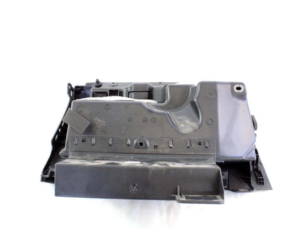 6R1857101P CASSETTO PORTAOGGETTI CRUSCOTTO LATO DESTRO VOLKSWAGEN POLO 1.4 D 55KW 5M 5P (2015) RICAMBIO USATO 6R1857097AC