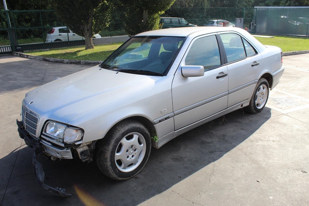 MERCEDES CLASSE C 220 CDI W202 2.2 D 92KW 5M 4P (1999) RICAMBI USATI AUTO IN MAGAZZINO