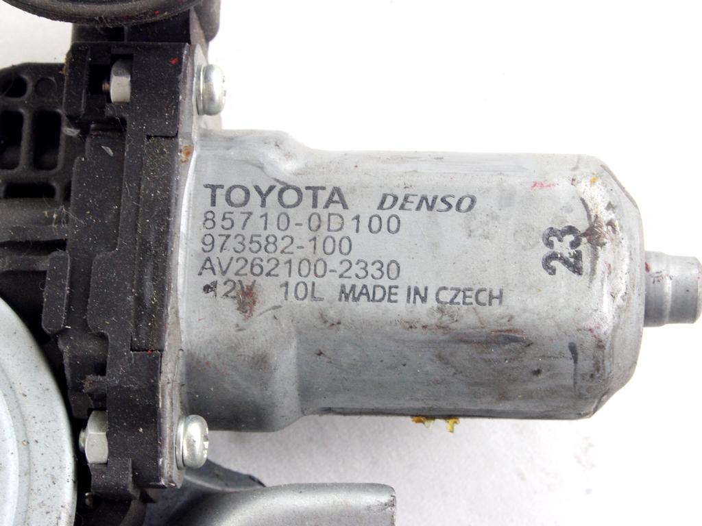 698400D220 MOTORINO MECCANISMO ALZA-VETRO ALZA-CRISTALLO PORTA POSTERIORE SINISTRA TOYOTA YARIS P13 1.5 I 55KW AUT 5P (2014) RICAMBIO USATO 85710-0D100