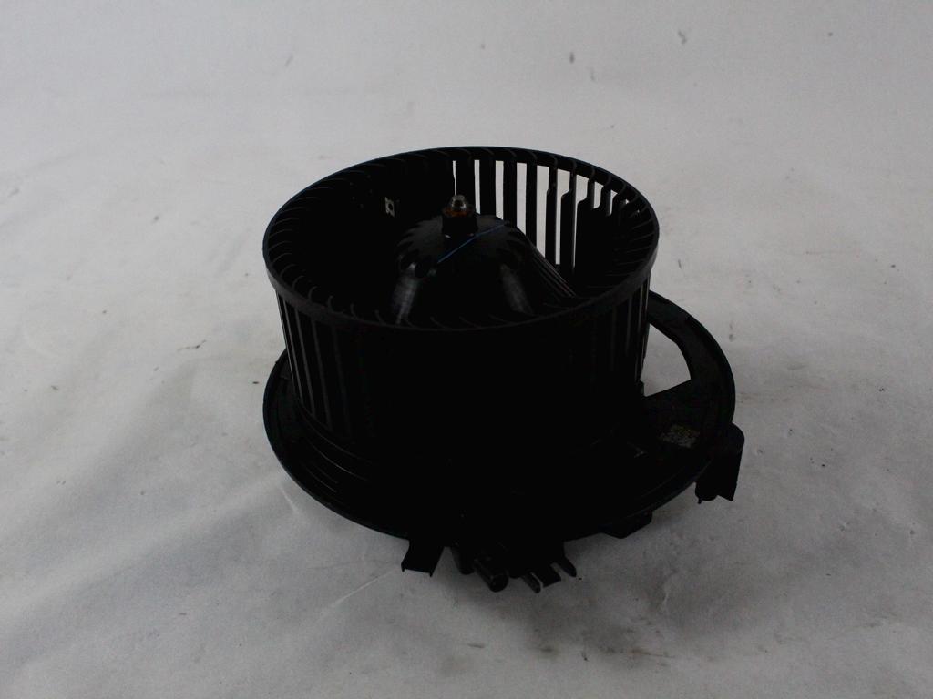 5WB819015 MOTORINO VENTOLA VENTILAZIONE ABITACOLO VOLKSWAGEN GOLF 8 2.0 D 110KW AUT 5P (2021) RICAMBIO USATO