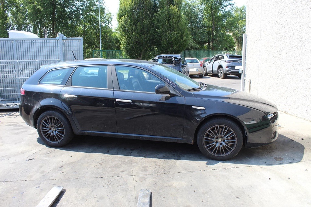 ALFA ROMEO 159 SW 2.4 D 147KW AUT 5P (2010) RICAMBI IN MAGAZZINO