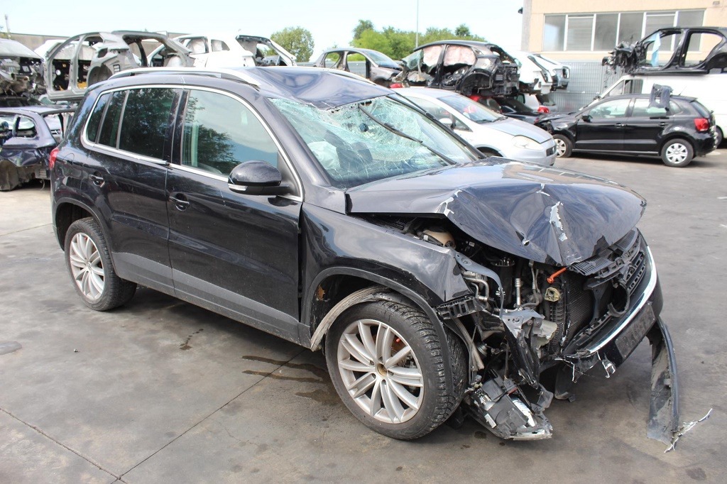 VOLKSWAGEN TIGUAN 2.0 D 4X4 103KW 6M 5P (2009) RICAMBI IN MAGAZZINO