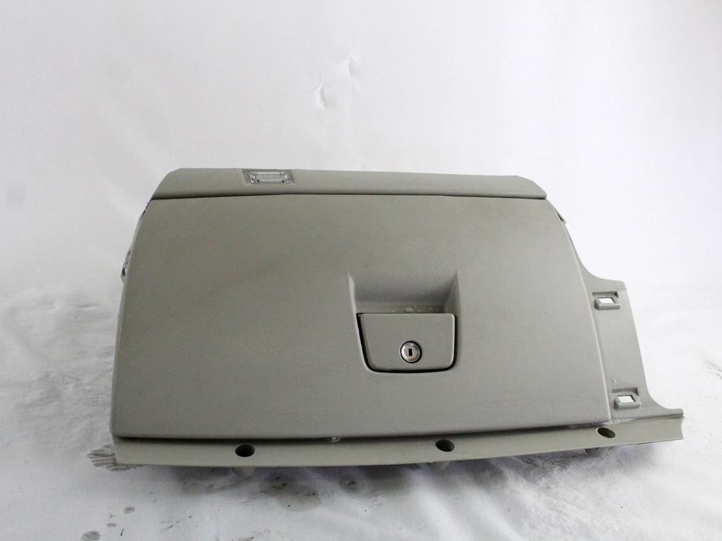 9123248 CASSETTO PORTAOGGETTI CRUSCOTTO LATO DESTRO VOLVO C30 1.6 D 80KW 5M 3P (2010) RICAMBIO USATO 39808620