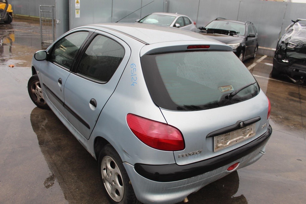 PEUGEOT 206 1.4 B 55KW 5M 5P (2003) RICAMBI USATI AUTO IN PIAZZALE 