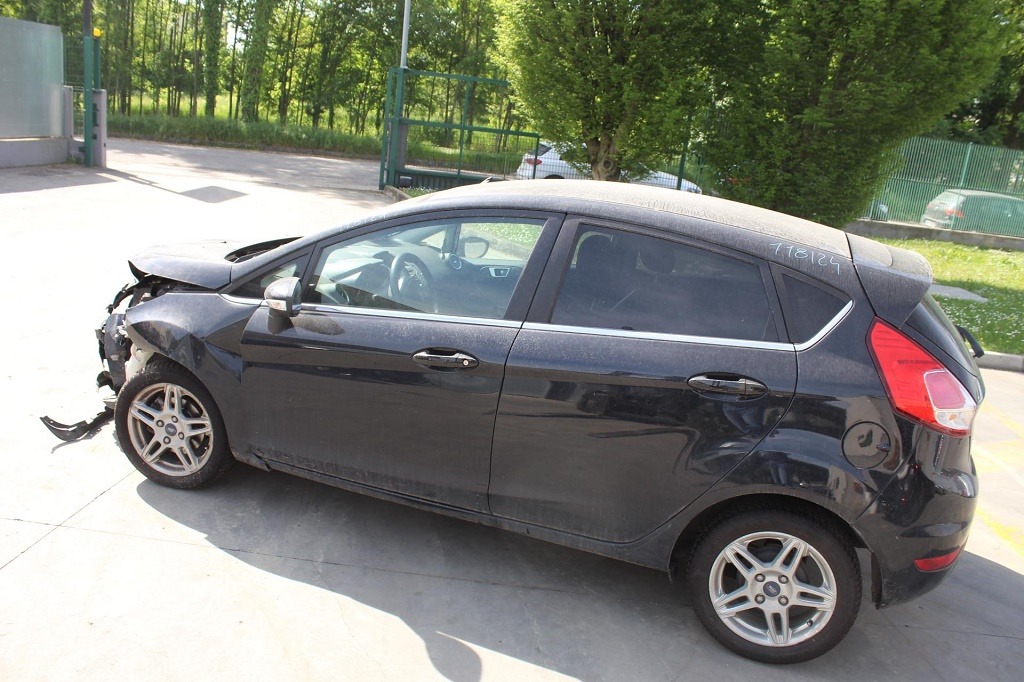 FORD FIESTA 1.4 G 71KW 5M 5P (2013) RICAMBI USATI AUTO IN PIAZZALE