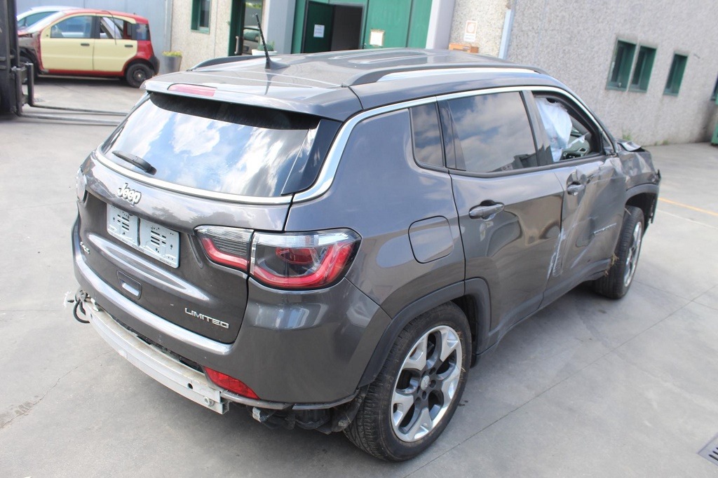 JEEP COMPASS 2.0 D 4X4 103KW AUT 5P (2018) RICAMBI USATI AUTO IN PIAZZALE 