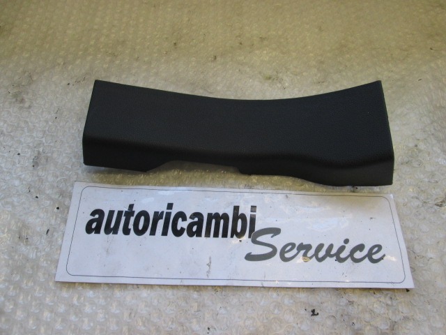 SEITENVERKLEIDUNG FUSSRAUM OEM N. 8A61-A13244-A GEBRAUCHTTEIL FORD FIESTA (09/2008 - 11/2012) BENZINA/GPL HUBRAUM 14 JAHR. 2010