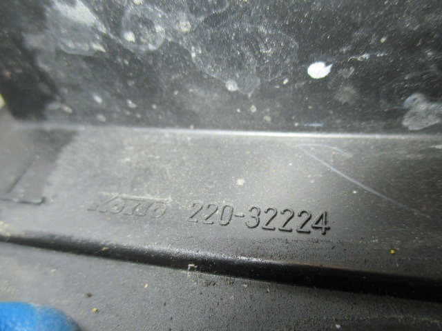 Suzuki Vitara BENZIN 1.6 59kW 5M (1998) Ersatz FARO links R?ckleuchte 22032224