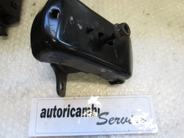 MOTORTRAGER - MOTOR-UNTERSTUTZUNG OEM N. 218123E150 GEBRAUCHTTEIL KIA SORENTO (2002 - 2009) DIESEL HUBRAUM 25 JAHR. 2004