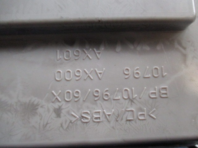 HANDSCHUHKASTEN OEM N. 10796AX600 GEBRAUCHTTEIL NISSAN MICRA K12 K12E (01/2003 - 09/2010) BENZINA HUBRAUM 12 JAHR. 2004