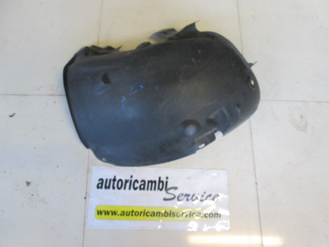 ABDECKUNG RADHAUS VORNE OEM N. 8200136723 GEBRAUCHTTEIL RENAULT SCENIC/GRAND SCENIC (2003 - 2009) DIESEL HUBRAUM 15 JAHR. 2004