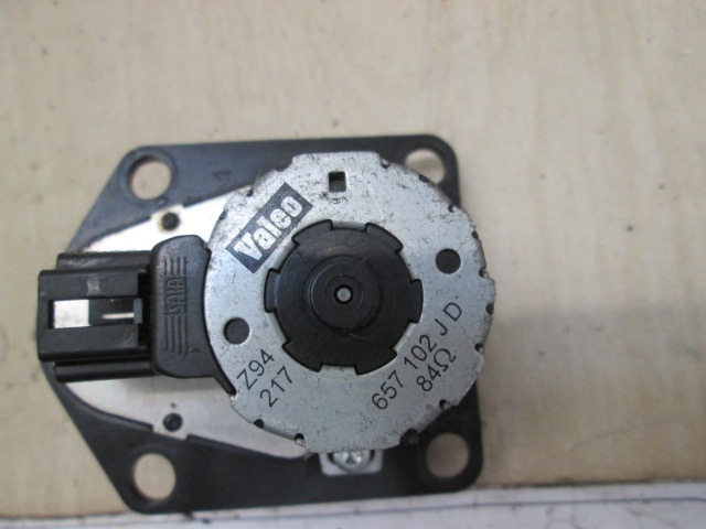 SATZ KLEINTEILE/STELLHEBEL KLIMAGERAT OEM N. 657102JD GEBRAUCHTTEIL PEUGEOT 607 (1999 - 2005) BENZINA HUBRAUM 30 JAHR. 2002